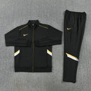 Nike 2026, Chándal Nike negro, Conjunto Nike hombre, Sudadera Nike negra, Pantalón Nike negro, Ropa Nike barata, Calidad 1.1 Nike, Regalo deporte hombre, Tienda Hincha Futbolero, Nike Streetwear.