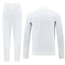 Chándal hombre blanco chaqueta y pantalón deportivo calidad 1.1 oficial, Chándal hombre, Conjunto deportivo blanco, Chándal Nike blanco, Ropa deportiva hombre, Calidad 1.1, Tienda Hincha Futbolero, Streetwear deportivo, Chándal entrenamiento, Chaqueta y pantalón blanco, Moda deportiva 2026.