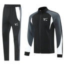 Conjunto chándal y pantalón hombre Nike Air color negro diseño urbano deportivo logotipos premium calidad 1.1 oficial, Chándal Nike Air, Conjunto Nike hombre, Nike Air negro, Ropa deportiva barata, Chándal calidad 1.1, Nike Air Tracksuit, Moda urbana hombre, Tienda Hincha Futbolero, Conjunto deportivo negro.