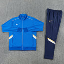Nike 2026, Chándal Nike azul y marino, Conjunto Nike hombre, Sudadera Nike azul, Pantalón Nike marino, Ropa Nike barata, Calidad 1.1 Nike, Regalo deporte hombre, Tienda Hincha Futbolero, Nike Sportswear.
