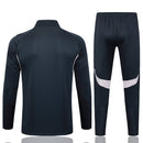 Real Madrid 2025, Chándal Madrid 25/26, Conjunto Real Madrid gris, Ropa Real Madrid oficial, Agasalho Madrid 2026, Chándal fútbol hombre, Calidad 1.1 Madrid, Nueva colección 2025, Regalo fútbol hombre, Tienda Hincha Futbolero.