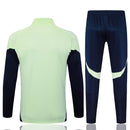 Chándal completo hombre Real Madrid temporada 2025 2026 oficial chaqueta verde pantalón negro fútbol técnica transpirable entrenamiento Madridista.