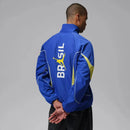 Chaqueta hombre selección de Brasil x Jordan edición especial temporada 2026 2027 azul calidad 1.1 oficial, Chaqueta Brasil Jordan, Brasil x Jordan 2026, Casaca Brasil azul, Ropa exclusiva Brasil, Calidad 1.1 Canarinha, Tienda Hincha Futbolero, Streetwear Brasil, Colaboracion Jordan Futbol, Bloke Core 2026, Moda deportiva lujo.