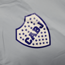 Boca Juniors 2026, Cortaviento Boca oficial, Chaqueta Boca 25/26, Ropa oficial Boca Juniors, Windbreaker fútbol hombre, Regalo fútbol hombre Boca, Chaqueta azul Boca, Cortaviento con capucha, Boca Juniors lifestyle kit, Comprar cortaviento barato, Tienda Hincha Futbolero.