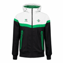 Chaqueta cortavientos oficial del Real Betis temporada 2025 2026 para hombre de Tienda Hincha Futbolero, Chaqueta cortavientos Real Betis, Real Betis 2025, Ropa oficial Real Betis hombre, Cortavientos Betis oficial, Chaqueta impermeable Betis, Entrenamiento Real Betis, Ropa fútbol premium, Betis 2026, Ropa deportiva Benito Villamarín.