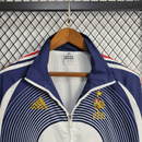 Francia retro, Cortavientos Francia oficial, Chaqueta Francia azul marino, Ropa vintage Francia, Windbreaker fútbol hombre, Regalo fútbol hombre Francia, Chaqueta azul retro, FFF heritage kit, Francia lifestyle, Comprar cortavientos barato, Tienda Hincha Futbolero.