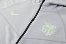 Chándal hombre FC Barcelona chaqueta y pantalón gris detalles verde limón temporada 2025 2026 calidad 1.1 oficial, Barcelona 2025 chándal, Conjunto Barcelona 25/26 gris, Chándal Barça verde limón, Ropa deportiva Barcelona, Calidad 1.1 Culé, Tienda Hincha Futbolero, Entrenamiento fútbol La Liga, Kit entrenamiento gris, Regalo fútbol hombre Barcelona, Chándal Barça 2026.