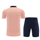 Conjunto hombre entrenamiento Chelsea FC temporada 2025 2026 camiseta salmón y pantalón negro escudo bordado calidad 1.1 oficial, Chelsea 2025, Conjunto Chelsea entrenamiento, Chelsea 25/26 salmón, Ropa Chelsea barata, Camiseta salmón Chelsea, Calidad 1.1 Chelsea, Entrenamiento Premier League, Tienda Hincha Futbolero, The Blues London, Bloke Core Chelsea.