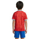 Chile 2027 infantil, Conjunto niño Chile, Camiseta roja Chile niño, Short azul Chile infantil, Ropa oficial Chile kids, Kit fútbol niño 26/27, Regalo fútbol infantil Chile, Equipación La Roja niño, Comprar conjunto barato, Tienda Hincha Futbolero.
