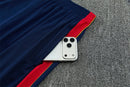 Conjunto de entrenamiento oficial FC Barcelona temporada 2026 2027, camiseta con diseño quadriculado y pantalón azul para hombre de Tienda Hincha Futbolero, FC Barcelona entrenamiento 26/27, Conjunto entrenamiento Barça, Ropa entrenamiento Barcelona, Barça training kit, Culés, Mes que un club, Camiseta quadriculada Barça, Pantalón entrenamiento azul, Entrenamiento oficial Barça 2027, Ropa deportiva Barcelona, Equipación técnica Barça.
