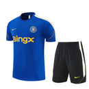 Conjunto entrenamiento Chelsea FC 26/27 camiseta azul y pantalón negro - Chelsea, Chelsea FC, Blues, Chelsea 26/27, Conjunto Chelsea, Entrenamiento Chelsea, Premier League, Tienda Hincha Futbolero, Fútbol, Moda Futbolera, Ropa Chelsea, Camiseta Chelsea