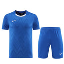 Conjunto de camiseta y pantalón corto Nike - TIENDA HINCHA FUTBOLERO