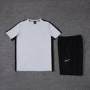 Conjunto de camiseta y pantalón corto Nike - TIENDA HINCHA FUTBOLERO
