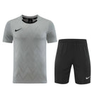 Conjunto de camiseta y pantalón corto Nike - TIENDA HINCHA FUTBOLERO