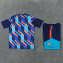 Conjunto hombre selección española pre-juego azul camiseta y pantalón corto temporada 2026 2027 calidad 1.1 oficial, España 2026, Conjunto España pre-juego, Ropa entrenamiento España azul, Equipación España barata, Calidad 1.1 RFEF, Tienda Hincha Futbolero, Lamine Yamal 2026, Bloke Core España, Camiseta pre-match España, Regalo fútbol mundial 2026.