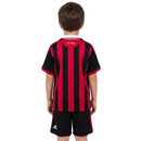 Conjunto infantil AC Milan retro 2009 2010 camiseta y pantalón para niños calidad 1.1 premium Tienda Hincha Futbolero Milan Mini Kit Vintage, Conjunto AC Milan infantil, Equipación Milan niño retro, Camiseta Milan 2009 niño, Pantalón Milan clásico infantil, Comprar ropa Milan bebé, Calidad 1.1 premium niños, Milan Ronaldinho niño, Fútbol clásico infantil, Minikit AC Milan histórico.