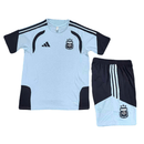 Conjunto infantil entrenamiento selección Argentina camiseta azul claro y pantalón azul marino temporada 2026 2027 calidad 1.1 oficial, Argentina infantil 2026, Conjunto niño Argentina azul claro, Ropa selección argentina niños entrenamiento, Equipación Argentina junior 26/27, Calidad 1.1 infantil, Tienda Hincha Futbolero, Regalo niño Argentina fútbol, Chándal corto niño Argentina 2027, Argentina Kids Training.