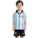 Conjunto infantil Argentina retro 1998 local camiseta celesteyblanca y pantalón negro para niños calidad 1.1 premium Tienda Hincha Futbolero Argentina Mini Kit Vintage Batistuta, Conjunto Argentina infantil, Equipación Argentina niño retro, Camiseta Argentina 1998 niño, Pantalón Argentina clásico infantil, Comprar ropa Argentina bebé, Calidad 1.1 premium niños, Argentina Batistuta niño, Fútbol clásico infantil, Minikit Argentina histórico 98.
