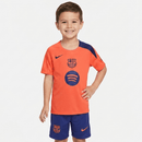 Conjunto infantil entrenamiento FC Barcelona camiseta naranja y pantalón azul marino temporada 2025 2026 calidad 1.1 oficial, Barcelona infantil 2025, Conjunto entrenamiento niño Barça, Ropa Barça niños naranja, Equipación entrenamiento Barcelona junior, Calidad 1.1 infantil, Tienda Hincha Futbolero, Regalo niño FC Barcelona, Chándal corto niño Barça 25/26, Entrenamiento Barcelona naranja y azul.