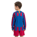 Conjunto infantil Barcelona retro 2005 2006 camiseta manga larga azulgrana y pantalón para niños calidad 1.1 premium Tienda Hincha Futbolero Barça Mini Kit Vintage Ronaldinho, Conjunto Barcelona infantil, Equipación Barça niño retro, Camiseta Barcelona 2005 niño manga larga, Pantalón Barcelona clásico infantil, Comprar ropa Barcelona 2006 niño, Calidad 1.1 premium niños, Barcelona Ronaldinho niño, Fútbol clásico infantil, Minikit Barça histórico.