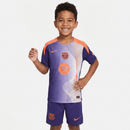 Conjunto infantil pre-partido FC Barcelona camiseta y pantalón T90 azul marino y naranja temporada 2025 2026 calidad 1.1 oficial, Barcelona infantil 2025, Conjunto niño Barça pre-partido, Ropa Barça niños azul marino naranja, Equipación calentamiento Barcelona junior, Calidad 1.1 infantil, Tienda Hincha Futbolero, Regalo niño FC Barcelona, Chándal corto niño Barça 25/26, T90 Kids Barcelona.