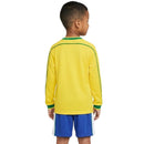Conjunto infantil oficial de Brasil retro 1998 manga larga camiseta y pantalón de Tienda Hincha Futbolero, Brasil retro, Brasil 1998 infantil, Camiseta Brasil manga larga niños, Conjunto retro selección brasileña, Ropa clásica fútbol, Brasil Jogo Bonito, Comprar kit Brasil vintage, Fútbol infantil clásico, Selección de Brasil histórica.