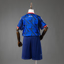 Conjunto infantil oficial de Cabo Verde primera equipación temporada 2026 2027 camiseta y pantalón azul de Tienda Hincha Futbolero, Cabo Verde infantil, Conjunto Cabo Verde 2026/27, Ropa oficial Cabo Verde niños, Kit Cabo Verde azul, Comprar conjunto infantil Cabo Verde, Tubarões Azuis equipación, Fútbol infantil África, Cabo Verde 2027, Camiseta y pantalón Cabo Verde.