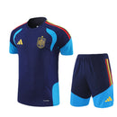 Conjunto infantil entrenamiento selección España camiseta y pantalón azul marino temporada 2026 2027 calidad 1.1 oficial, España infantil 2026, Conjunto niño España azul marino, Ropa selección española niños entrenamiento, Equipación España junior 26/27, Calidad 1.1 infantil, Tienda Hincha Futbolero, Regalo niño España fútbol, Chándal corto niño España 2027, España Kids Training.
