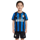 Conjunto infantil Inter de Milán retro 2009 2010 camiseta nerazzurra y pantalón para niños calidad 1.1 premium Tienda Hincha Futbolero Inter Mini Kit Vintage Sneijder, Conjunto Inter de Milán infantil, Equipación Inter Milán niño retro, Camiseta Inter de Milán 2009 niño, Pantalón Inter clásico infantil, Comprar ropa Inter Milán bebé, Calidad 1.1 premium niños, Inter Milán Milito niño, Fútbol clásico infantil, Minikit Inter histórico.