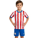 Conjunto infantil de la selección de Paraguay 2026 2027 primera equipación de camiseta a rayas rojas y blancas y pantalón corto azul de niño Tienda Hincha Futbolero, Conjunto Paraguay infantil, Equipación Paraguay niño 2026, Camiseta y pantalón Paraguay 2027, Ropa de Paraguay para niños original, Comprar mini kit Paraguay, Calidad premium Albirroja infantil, Camiseta fútbol niño paraguaya, Ropa deportiva infantil, Uniforme de fútbol para niño APF.