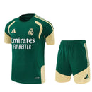Conjunto infantil entrenamiento Real Madrid camiseta y pantalón verde y oro temporada 2026 2027 calidad 1.1 oficial, Real Madrid infantil 2026, Conjunto niño Madrid verde oro, Ropa Real Madrid niños entrenamiento, Equipación Madrid junior 26/27, Calidad 1.1 infantil, Tienda Hincha Futbolero, Regalo niño Real Madrid, Chándal corto niño Madrid 2027, Madrid Kids Green Gold.