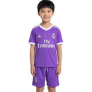 Conjunto infantil Real Madrid retro 2016 2017 segunda equipación camiseta púrpura morada y pantalón para niños calidad 1.1 premium Tienda Hincha Futbolero Real Madrid Mini Kit Vintage Cristiano Ronaldo CR7, Conjunto Real Madrid infantil morado, Equipación Real Madrid niño retro, Camiseta Real Madrid 2016 niño púrpura, Pantalón Real Madrid clásico infantil, Comprar ropa Real Madrid bebé, Calidad 1.1 premium niños, Real Madrid Cristiano niño, Fútbol clásico infantil, Minikit Real Madrid histórico.