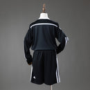 Conjunto infantil oficial del Real Madrid temporada 2014 2015 tercera equipación dragón manga larga retro, camiseta y pantalón de Tienda Hincha Futbolero, Conjunto Real Madrid infantil, Real Madrid 2014/15, Ropa Real Madrid retro, Conjunto niño Real Madrid dragón, Comprar conjunto Madrid vintage, Merengues infantil, Real Madrid 14/15 retro, Fútbol retro niños, Equipación Real Madrid dragón.