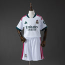 Conjunto Infantil Real Madrid Primera Equipación 2026/2027 Niños Camiseta y Pantalón - TIENDA HINCHA FUTBOLERO