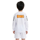 Conjunto infantil oficial del Santos FC temporada 2012 2013 primera equipación blanca manga larga retro, camiseta y pantalón de Tienda Hincha Futbolero, Conjunto Santos FC infantil, Santos 2012/13, Ropa Santos FC retro, Conjunto niño Santos blanco, Comprar conjunto Santos vintage, O Peixe infantil, Santos FC retro, Fútbol retro niños, Equipación Santos FC.