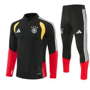 Alemania 2026, Conjunto largo Alemania, Chándal Alemania negro, Entrenamiento Alemania 26/27, Sudadera Alemania negra, Ropa Alemania barata, Calidad 1.1 Alemania, Mundial 2026, Regalo fútbol hombre, Tienda Hincha Futbolero.