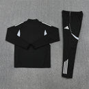 Conjunto largo entrenamiento selección Alemania temporada 2025 2026 color negro sudadera y pantalón escudo termosellado calidad 1.1 oficial, Alemania 2025, Chándal Alemania negro, Entrenamiento Alemania 2026, Sudadera Alemania, Pantalón Alemania, Ropa Alemania barata, Calidad 1.1 Alemania, Die Mannschaft, Tienda Hincha Futbolero, Germany Training Tracksuit.