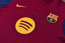 Conjunto largo de entrenamiento del FC Barcelona 2026 2027 de hombre con sudadera color vino burdeos y pantalón azul marino chándal oficial culé Tienda Hincha Futbolero, Chándal Barcelona 2026, Conjunto de entrenamiento Barça 2027, Sudadera Barcelona vino hombre, Pantalón largo azul marino Barcelona, Comprar chándal oficial del Barcelona, Calidad premium Barcelona chándal, Conjunto fútbol catalán burdeos, Ropa urbana blockecore, Chándal de colección culé.