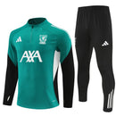 Liverpool 2026, Conjunto entrenamiento Liverpool, Chándal Liverpool oficial, Ropa entrenamiento Premier League, Sudadera verde Liverpool, Pantalón negro entrenamiento, Regalo fútbol hombre Liverpool, Kit entrenamiento 25/26, Liverpool lifestyle kit, Comprar chándal barato, Tienda Hincha Futbolero