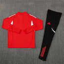 Liverpool 2026, Conjunto entrenamiento Liverpool 2026 rojo, Ropa oficial Liverpool FC, Equipación entrenamiento Reds, Sudadera Salah entrenamiento, Regalo fútbol hombre Liverpool, Sudadera Liverpool oficial training, Indumentaria técnica Premier League, Liverpool training kit 2026, Comprar ropa Liverpool barata.
