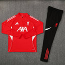 Liverpool 2026, Conjunto entrenamiento Liverpool 2026 rojo, Ropa oficial Liverpool FC, Equipación entrenamiento Reds, Sudadera Salah entrenamiento, Regalo fútbol hombre Liverpool, Sudadera Liverpool oficial training, Indumentaria técnica Premier League, Liverpool training kit 2026, Comprar ropa Liverpool barata.