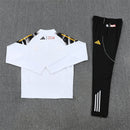 Conjunto entrenamiento Real Madrid x Marvel 2026 2027 hombre sudadera y pantalón largo edición especial calidad 1.1 oficial Tienda Hincha Futbolero Real Madrid Marvel Suit, Conjunto Real Madrid Marvel 2026, Chándal Real Madrid 2027, Sudadera entrenamiento Real Madrid, Pantalón Real Madrid Marvel, Comprar conjunto Real Madrid especial, Calidad 1.1 premium, Ropa Real Madrid Marvel hombre, Moda deportiva Real Madrid, Madridista Marvel Edition.