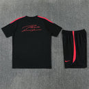 Conjunto PSG Entrenamiento 26/27 Camiseta y Pantalón Negro - TIENDA HINCHA FUTBOLERO