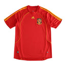 Camiseta oficial de la Selección Española Eurocopa 2008 primera equipación retro roja para hombre de Tienda Hincha Futbolero, Camiseta España retro, España Euro 2008, Ropa Selección Española vintage, Comprar camiseta España antigua, La Roja, Eurocopa 2008, Camisetas fútbol retro, Historia Selección Española, Colección España, Campeones Eurocopa.