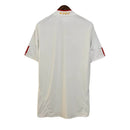 Camiseta hombre retro España segunda equipación blanca año 2011 con estrella de campeón calidad 1.1 oficial, España retro 2011, Camiseta España blanca 2011, Camiseta antigua selección española, Jersey España vintage hombre, Calidad 1.1 España, Tienda Hincha Futbolero, La Roja histórica, Bloke Core España, Regalo fútbol hombre España, Camiseta España estrella campeón.