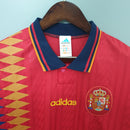 Camiseta hombre selección de España mundial 1994 primera equipación roja detalles diamantes amarillos y azules retro calidad 1.1 premium Tienda Hincha Futbolero. España 1994, Camiseta España retro, Ropa España fútbol, Camiseta España 94 roja, Calidad 1.1 España, Mundial USA 94, Tienda Hincha Futbolero, Spain Retro Jersey 1994.