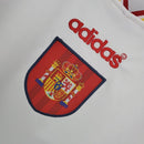 Camiseta hombre selección de España Eurocopa 1996 segunda equipación blanca detalles laterales retro calidad 1.1 premium Tienda Hincha Futbolero. España 1996, Camiseta España blanca, Ropa España retro, Camiseta España 96 visitante, Calidad 1.1 España, Euro 96 Jersey, Tienda Hincha Futbolero, Spain Retro Jersey 1996.