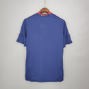 Camiseta oficial de la selección de España segunda equipación Mundial 2010 color azul marino retro para hombre de Tienda Hincha Futbolero, Camiseta España retro, España 2010, Ropa España vintage, Comprar camiseta España Mundial, La Roja, Selección Española, Camisetas fútbol retro, Retro España 2010 azul, Colección España, Campeones del mundo.