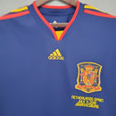 Camiseta oficial de la selección de España segunda equipación Mundial 2010 color azul marino retro para hombre de Tienda Hincha Futbolero, Camiseta España retro, España 2010, Ropa España vintage, Comprar camiseta España Mundial, La Roja, Selección Española, Camisetas fútbol retro, Retro España 2010 azul, Colección España, Campeones del mundo.