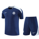 Conjunto de entrenamiento oficial del Inter de Milán 2025 2026 camiseta y pantalón azul marino para hombre de Tienda Hincha Futbolero, Conjunto entrenamiento Inter Milán, Inter de Milán 2025/26, Ropa entrenamiento Inter, Kit técnico Inter, Comprar conjunto Inter, Calidad premium Nerazzurri, San Siro moda, Inter de Milán azul marino, Entrenamiento fútbol pro.